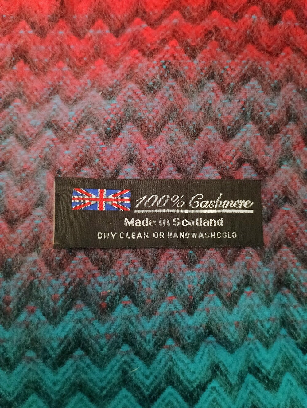 Luxury 100% Cashmere Chevron Zig Zag Scarf – Made in Scotland